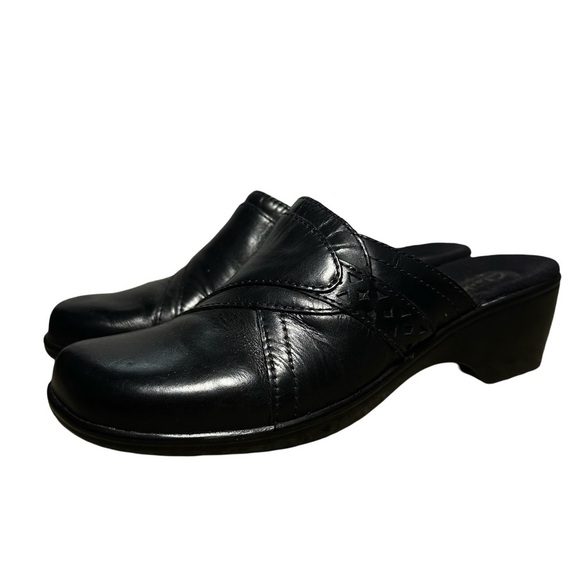 Clarks Collection Womens Black Leather Clogs Slip On Mules Size 7W Comfort - Picture 2 of 8